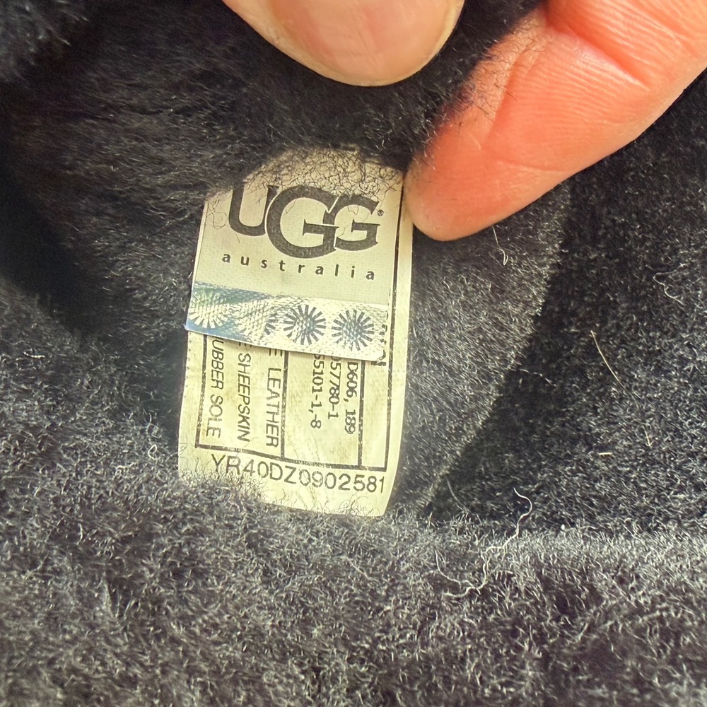 UGG Australia Bailey Button Triplet Black Sheepskin Boots 1873 Womens 9 - Picture 7 of 8